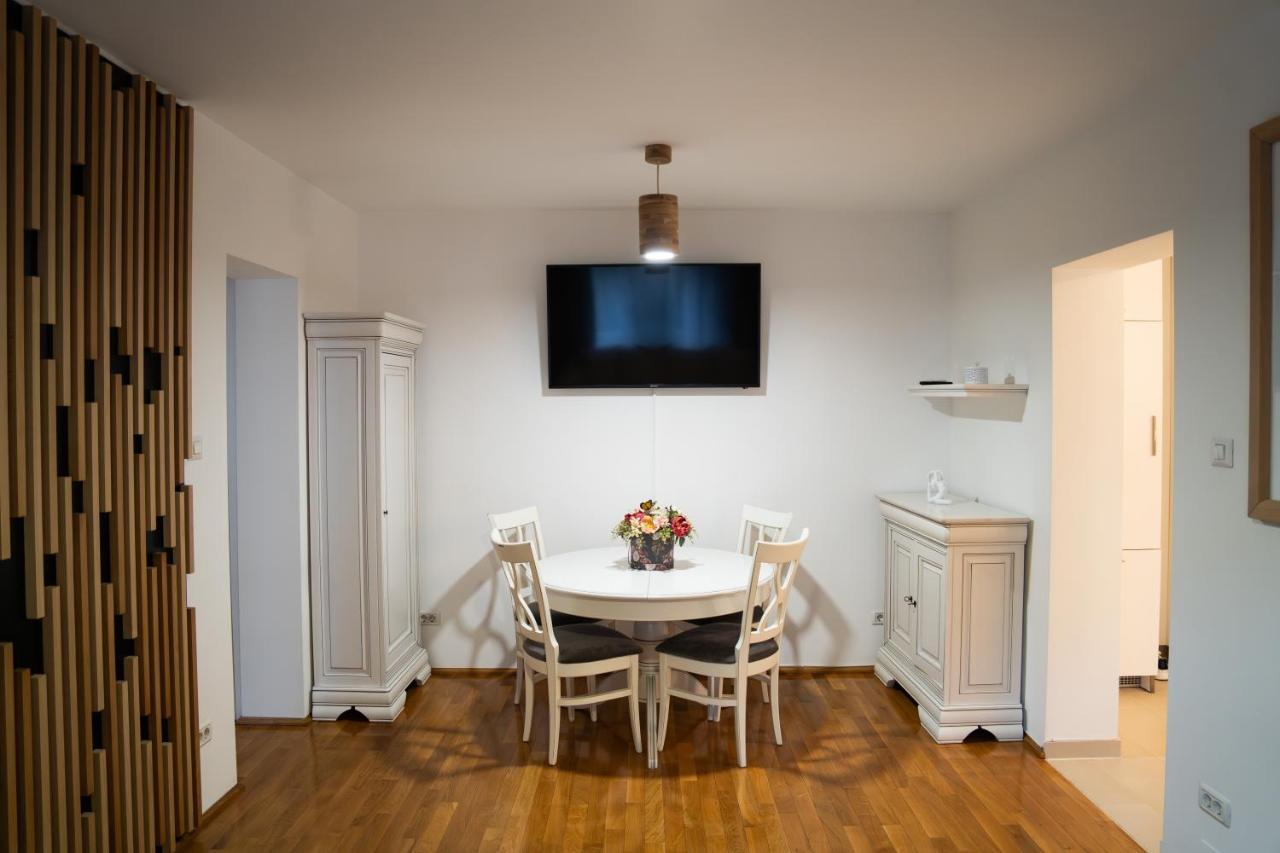 Ultracentral Golden Apartament 1 Suceava Exterior photo